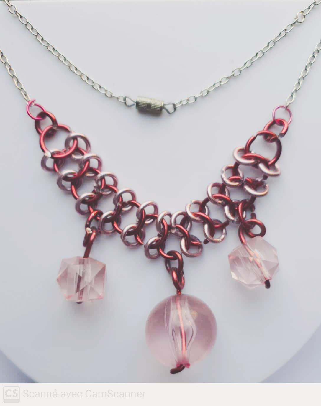 Pendentif chainmaille "reflet antique" avec charms couleurs bordeaux et lilas